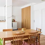 Spacious Bright 70m Family Apartment