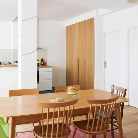 Spacious Bright 70m Family Lägenhet