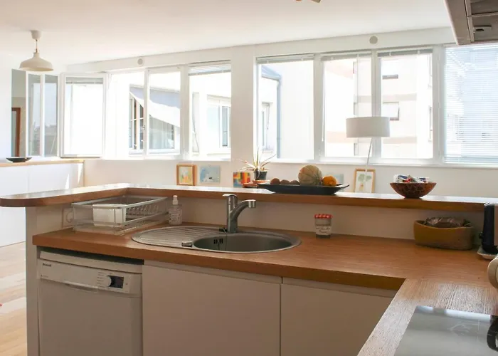 Lägenhet Spacious Bright 70m Family