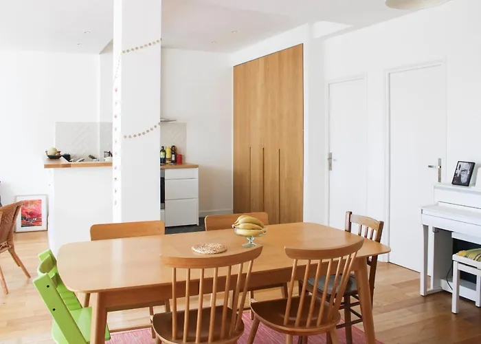 Spacious Bright 70m Family Lägenhet